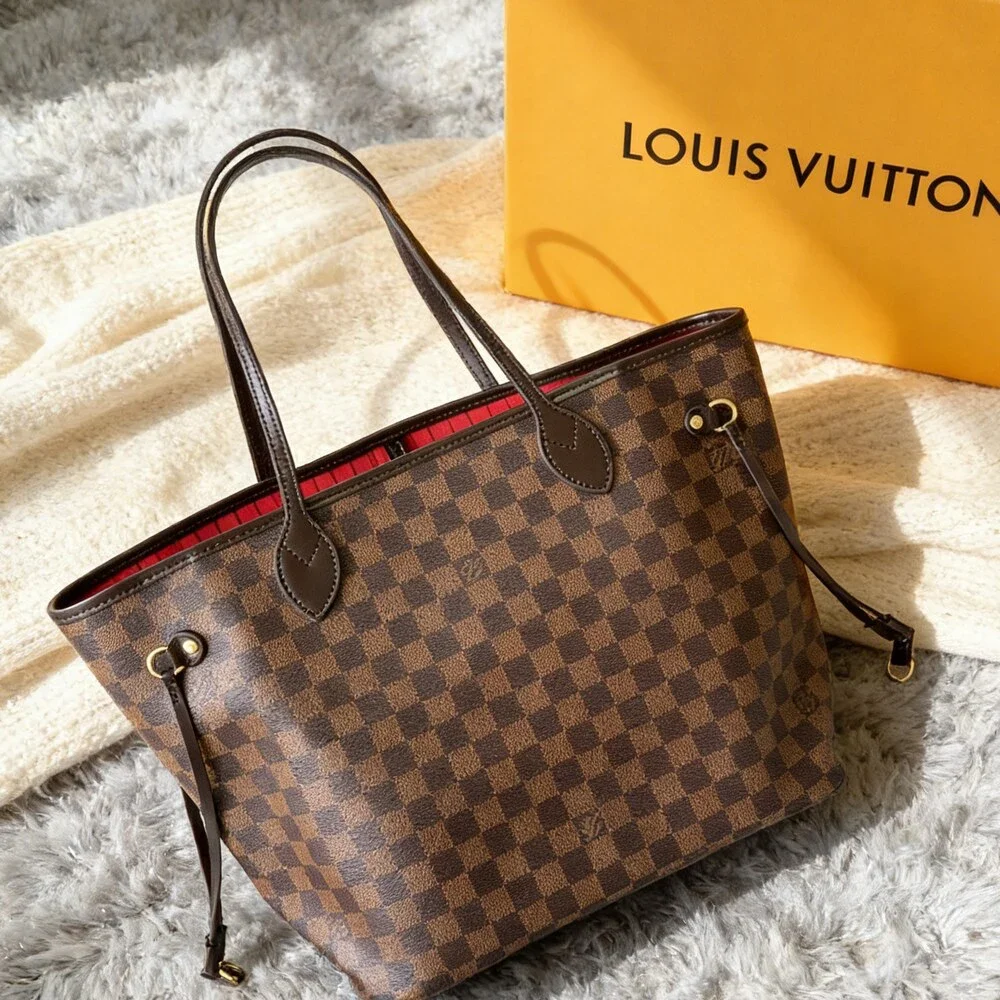 Louis Vuitton Neverfull Bag